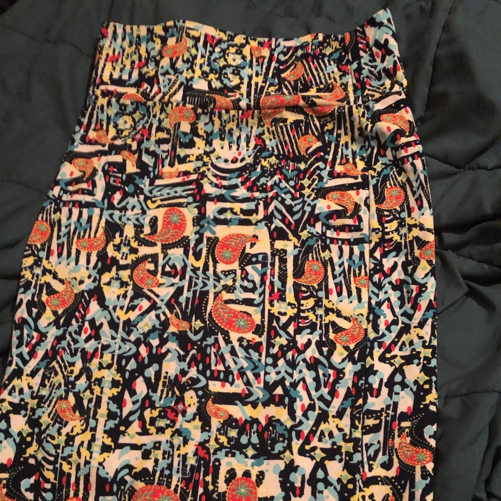 LuLaRoe Cassie skirt **Free Matching Jewelry**